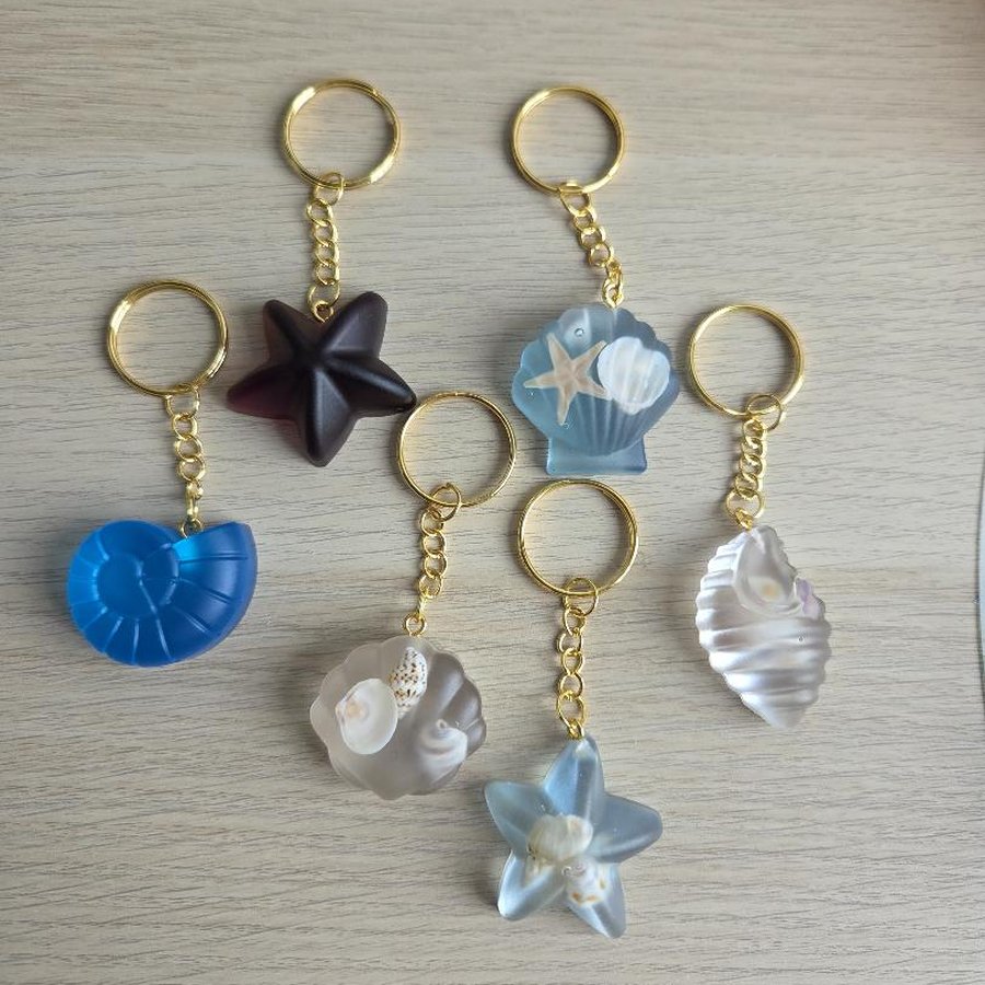 Schelp- en zeester-sleutelhangers van Crea by Chantal