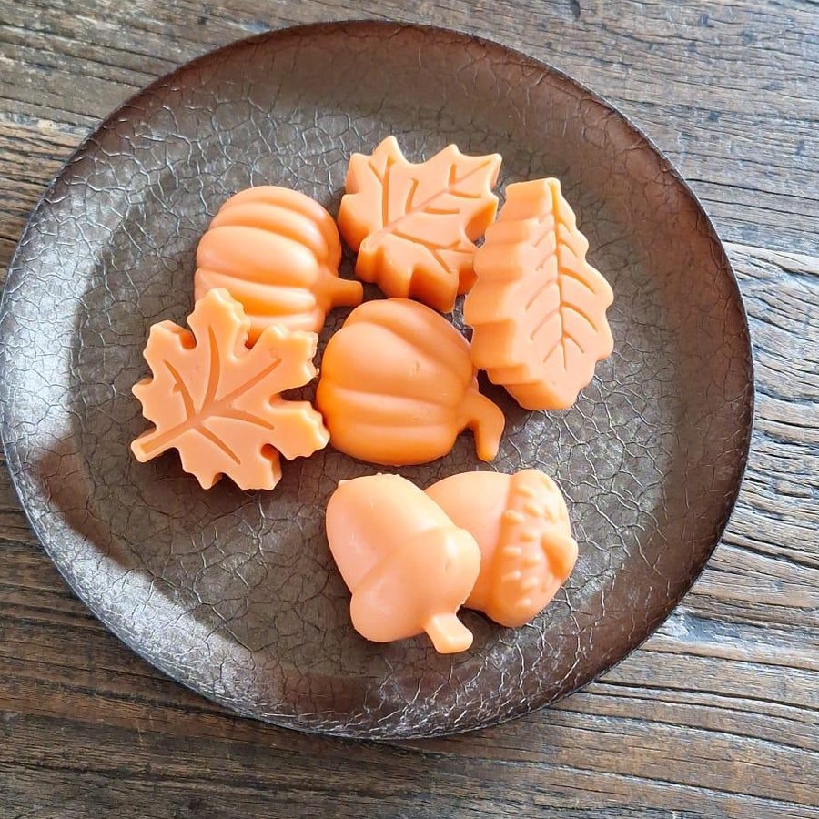 Seizoensgebonden creaties van Crea by Chantal, herfstfiguurtjes van wax